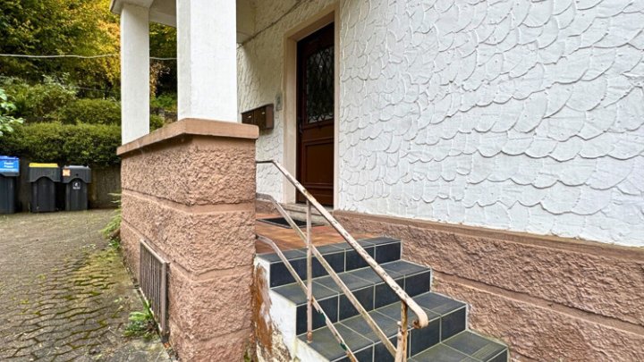 2-3 Familienhaus mit Bauplatz in guter Lage von Fechingen