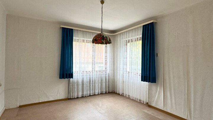 2-3 Familienhaus mit Bauplatz in guter Lage von Fechingen