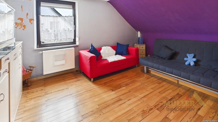 Seltene Gelegenheit in Saarfels: Einfamilienhaus mit viel Platz und Garten