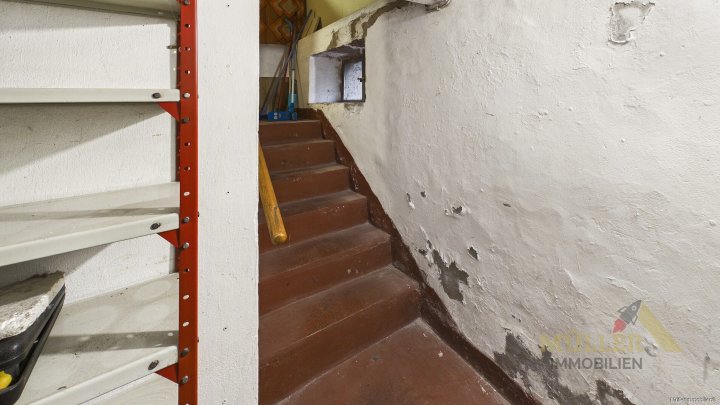 Seltene Gelegenheit in Saarfels: Einfamilienhaus mit viel Platz und Garten