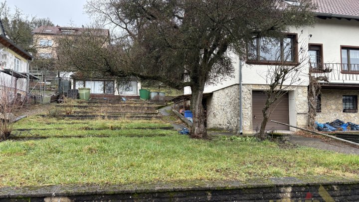 Seltene Gelegenheit in Saarfels: Einfamilienhaus mit viel Platz und Garten