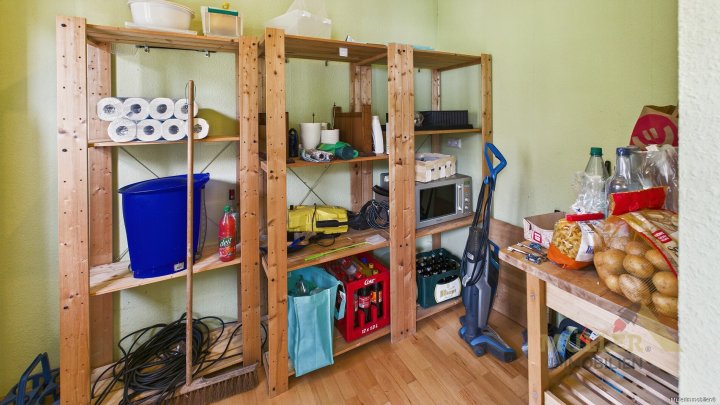 Seltene Gelegenheit in Saarfels: Einfamilienhaus mit viel Platz und Garten