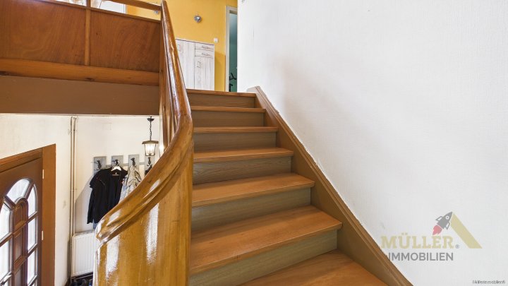 Seltene Gelegenheit in Saarfels: Einfamilienhaus mit viel Platz und Garten