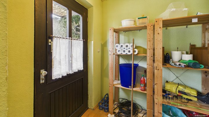 Seltene Gelegenheit in Saarfels: Einfamilienhaus mit viel Platz und Garten