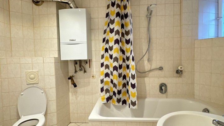 Helle renovierte 4-ZKB Wohnung mit Balkon in verkehrsgünstiger Lage