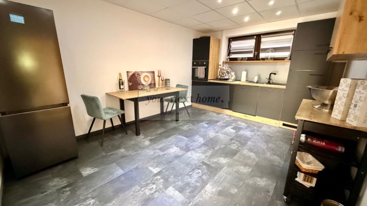 Schönes Ein-bis Zweifamilienhaus auf ca. 295 m² im Grünen mit Außenpool - Einliegerwohnung möglich