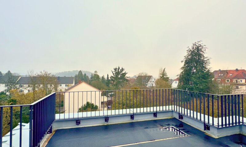 Erstbezug nach Kernsanierung - Penthouse mit Dachterrasse in toller Lage auf dem Rotenbühl