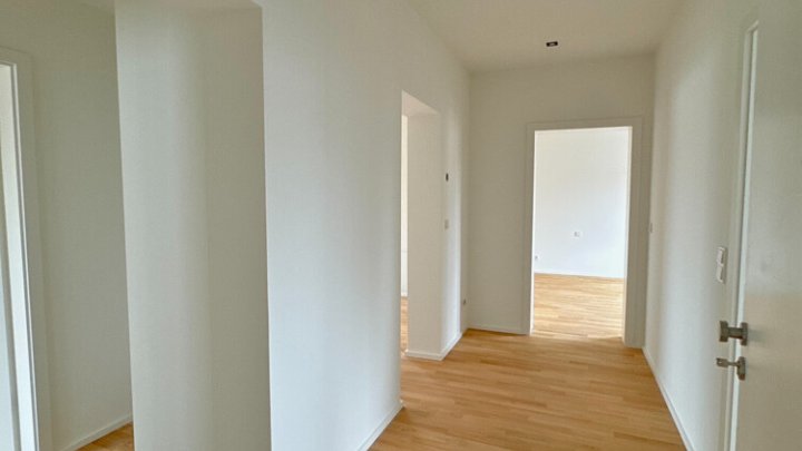 Erstbezug nach Kernsanierung - 3-ZKB mit Balkon in toller Lage auf dem Rotenbühl