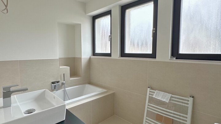 Erstbezug nach Kernsanierung - 3-ZKB mit Balkon in toller Lage auf dem Rotenbühl