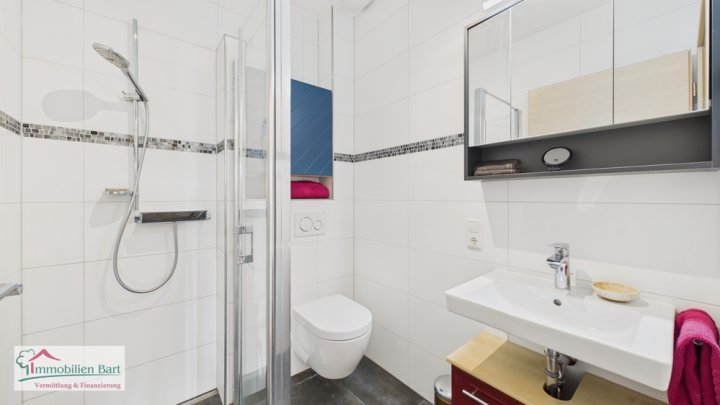 ALTERSGERECHTES WOHNEN! PENTHOUSE MIT GARAGE, WEITBLICK UND KOMFORT!