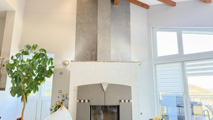 Großzügiges Architektenhaus mit Einliegerwohnung und Weitblick über das Saartal zu verkaufen