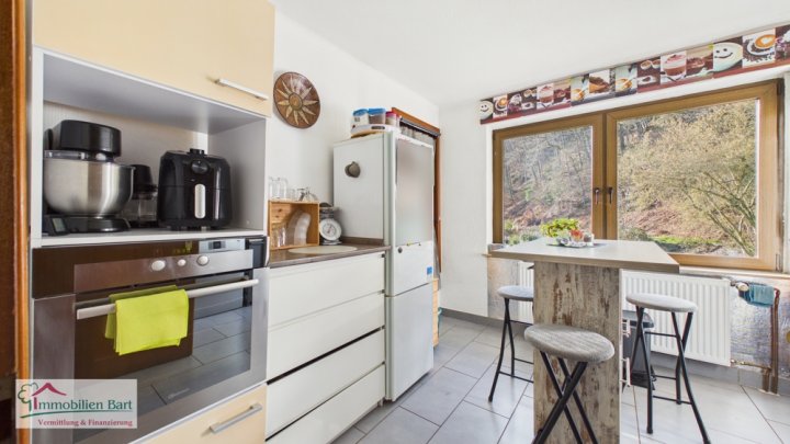 GRENZNÄHE: BUNGALOW IN IDYLLISCHER WALDRANDLAGE