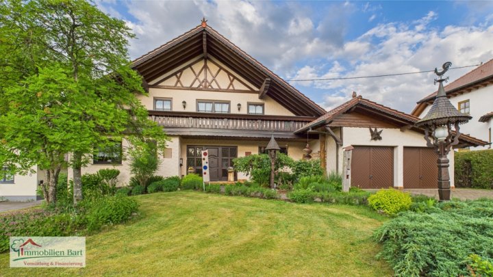 SOFORT VERFÜGBAR! GEPFLEGTES WOHNHAUS MIT TOLLEM GARTEN IN GEFRAGTER WOHNLAGE!