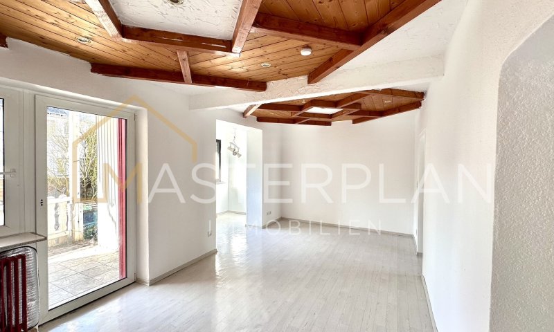 2ZKB Erdgeschoss mit Balkon, Garten und Garage