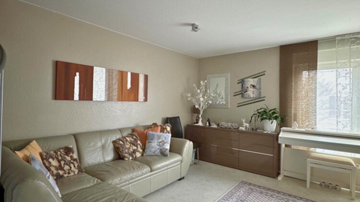 Solide vermietete 3-ZKB Maisonette mit Terrasse, Stellplatz + eigenem Eingang