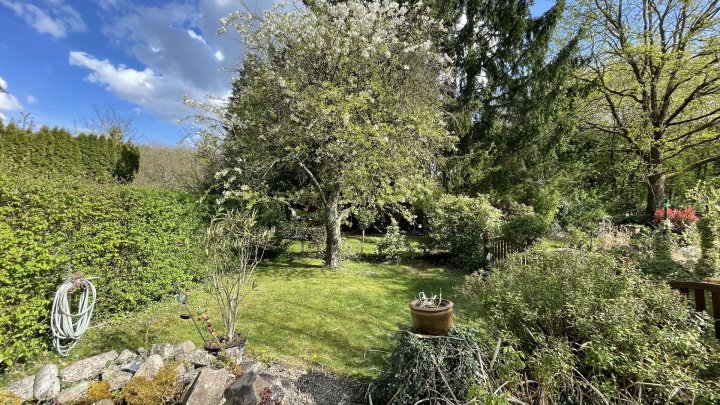 EFH mit schönem Garten in Saarbrücken-Güdingen
