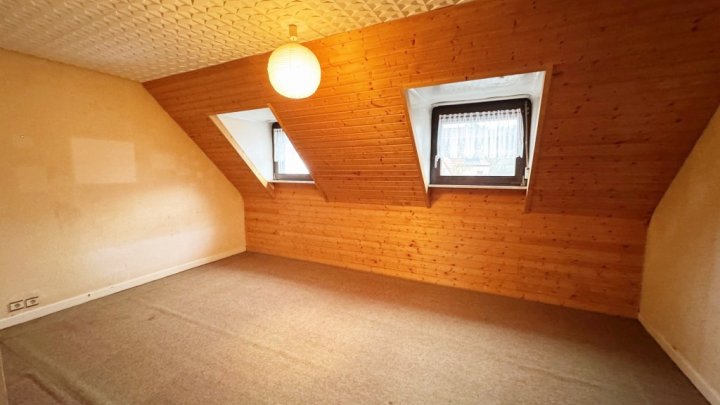 1-2 FH mit Do.Garage in zentraler Lage von St. Ingbert-Rentrisch