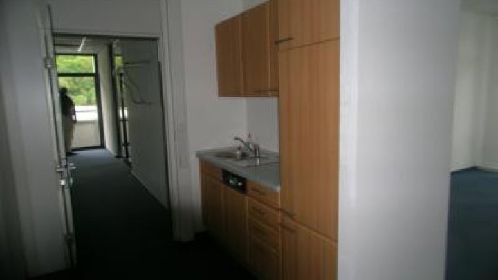 Interessantes gewerbliches Anwesen in unmittelbarer Nähe zu Saarbrücken zu verkaufen;