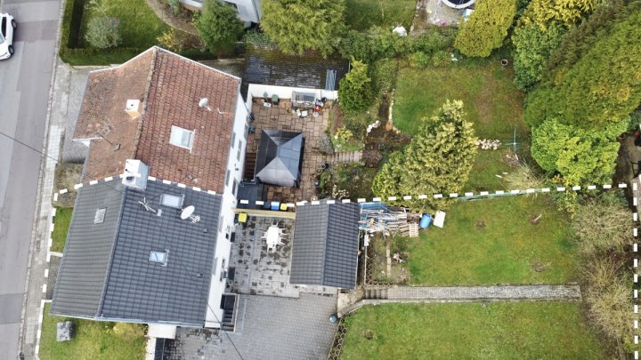 Modernisiertes Einfamilienhaus in zentraler Lage von Merzig mit Garten und Garage