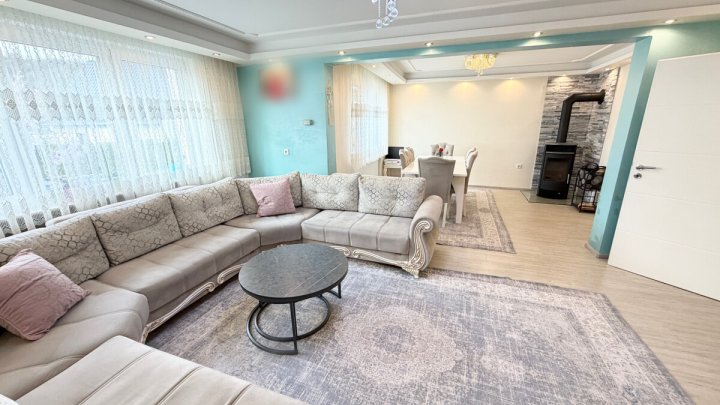 Modernisiertes Einfamilienhaus in zentraler Lage von Merzig mit Garten und Garage