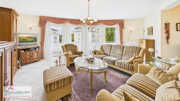 ORSCHOLZ: ALTERSGERECHTE 100 M² WOHNUNG IM GRÜNEN -  MIT GARAGENSTELLPLATZ!