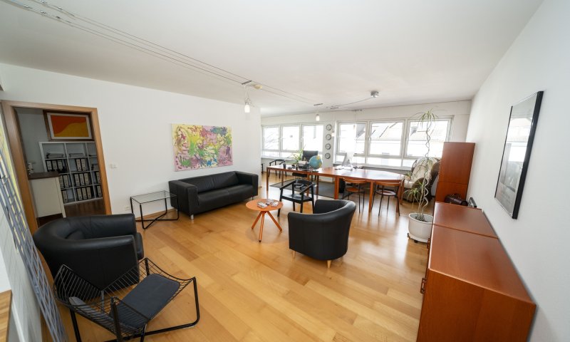 Modern und elegant gehaltene Eigentumswohnung mit Aufzug im Herzen von Püttlingen