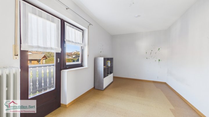 GREIMERATH (BEI ZERF): GEFPFLEGTES 1-2 FAMILIENHAUS / 2 GARAGEN / GARTEN / IN TOP WOHNLAGE!