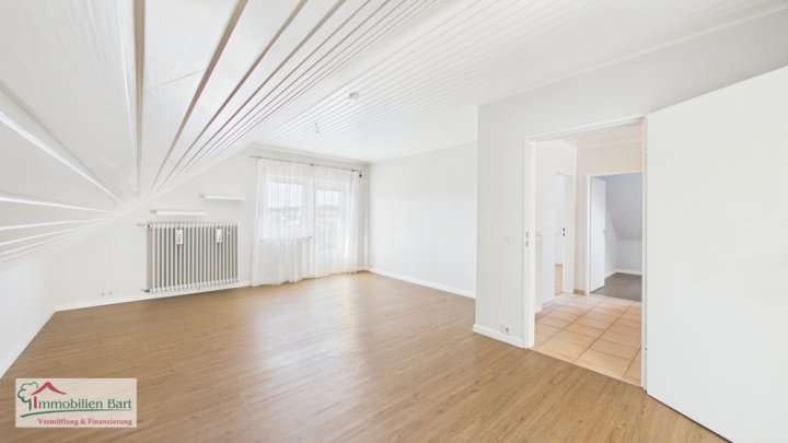 GREIMERATH (BEI ZERF): GEFPFLEGTES 1-2 FAMILIENHAUS / 2 GARAGEN / GARTEN / IN TOP WOHNLAGE!