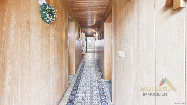 Reihenmittelhaus mit viel Potenzial und großen Garten sucht neuen Besitzer