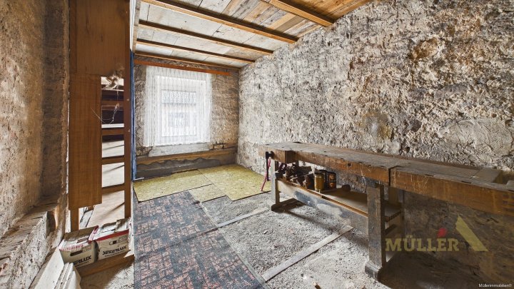 Reihenmittelhaus mit viel Potenzial und großen Garten sucht neuen Besitzer