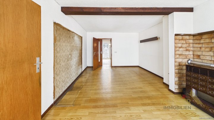 Reihenmittelhaus mit viel Potenzial und großen Garten sucht neuen Besitzer