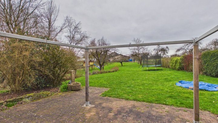 „Freistehendes Einfamilienhaus in idyllischer Waldrandlage – ideal für Pferdeliebhaber