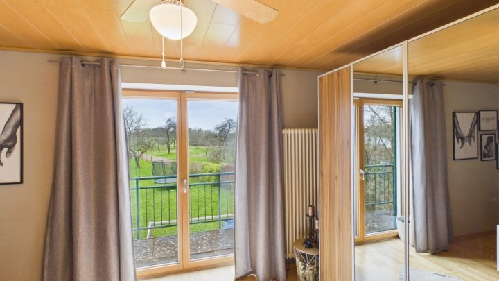 „Freistehendes Einfamilienhaus in idyllischer Waldrandlage – ideal für Pferdeliebhaber