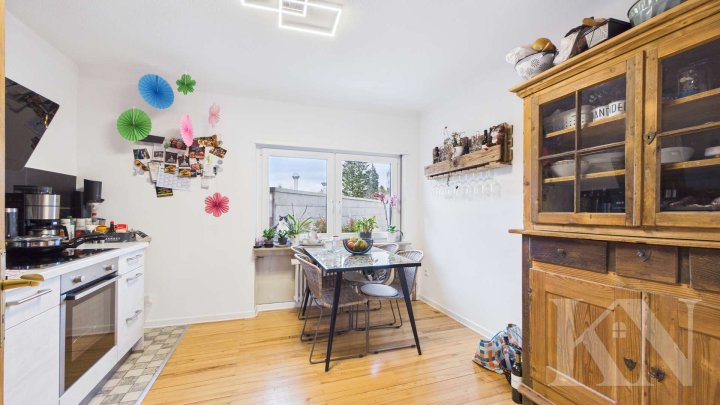 Zentrale Gewerbeimmobilie mit Wohnbereich – Sichtbarkeit und Potenzial in Heusweiler