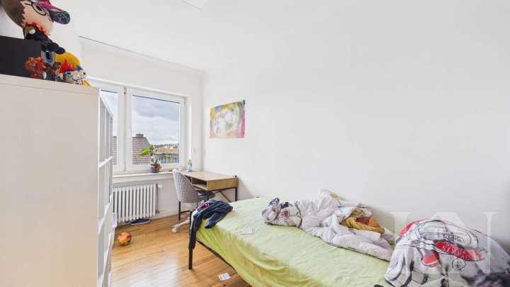 Zentrale Gewerbeimmobilie mit Wohnbereich – Sichtbarkeit und Potenzial in Heusweiler