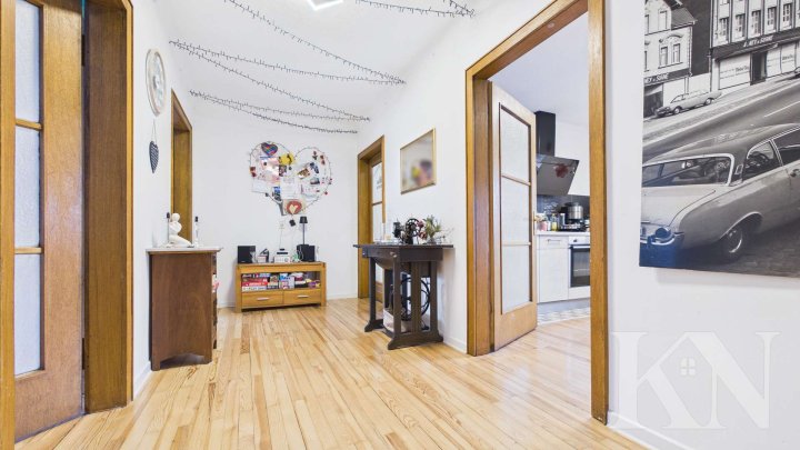 Zentrale Gewerbeimmobilie mit Wohnbereich – Sichtbarkeit und Potenzial in Heusweiler