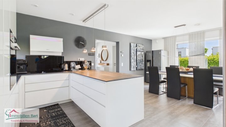 GRENZE L-WORMELDANGE: TOLLES WOHNHAUS / TOLLES GRUNDSTÜCK / 2 BÄDER / GROSSE GARAGE / TOP LAGE!