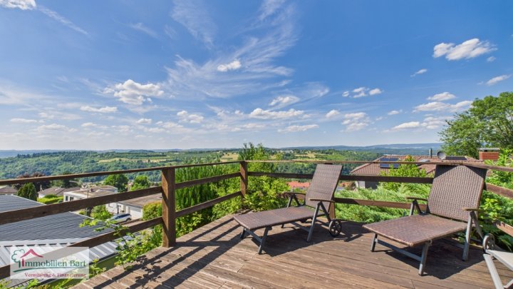 TOLLE FERNSICHT IN NATURNAHER LAGE VON MERZIG!