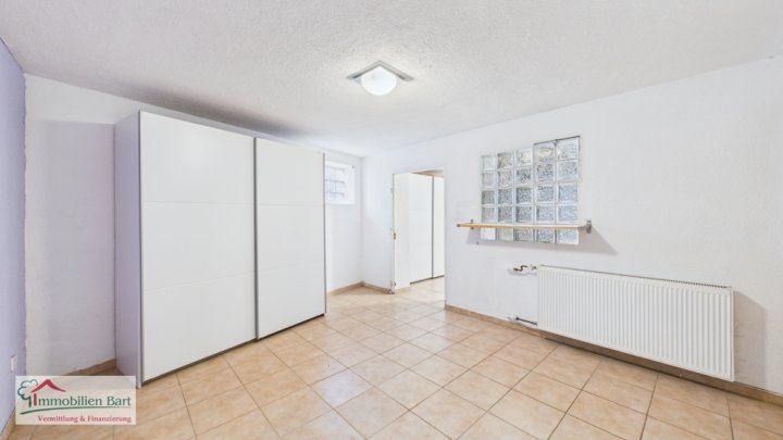 180 M² WOHNFLÄCHE + WEITERE ZIMMER IM UG! WOHNHAUS MIT GARTEN + GARAGE