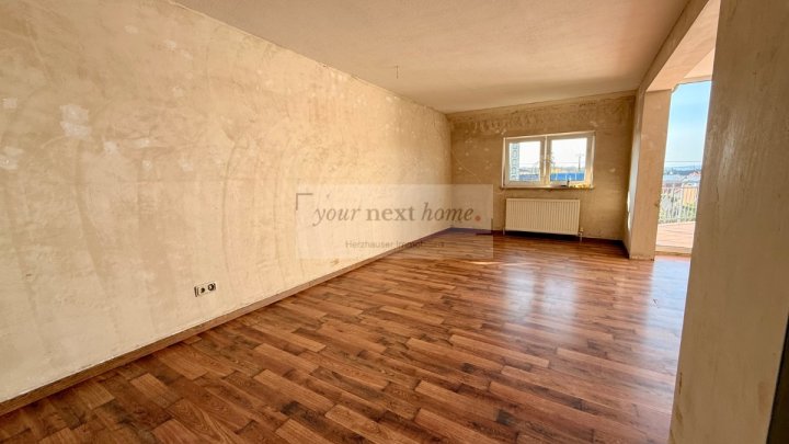 2 Zimmer Dachgeschosswohnung auf ca. 84 m² mit großem sonnigen Balkon in Wadgassen