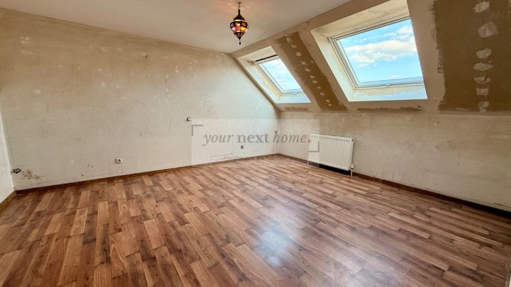 2 Zimmer Dachgeschosswohnung auf ca. 84 m² mit großem sonnigen Balkon in Wadgassen