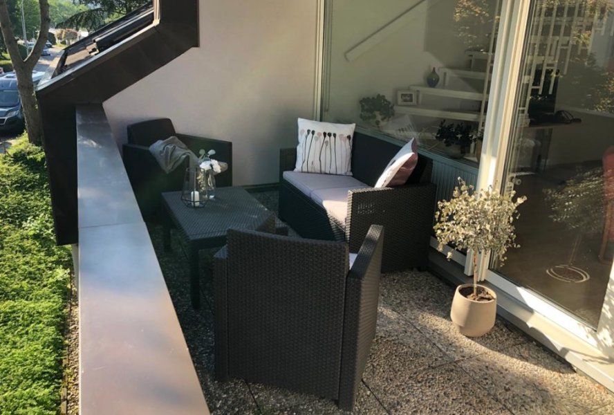 Loggia teilüberdacht