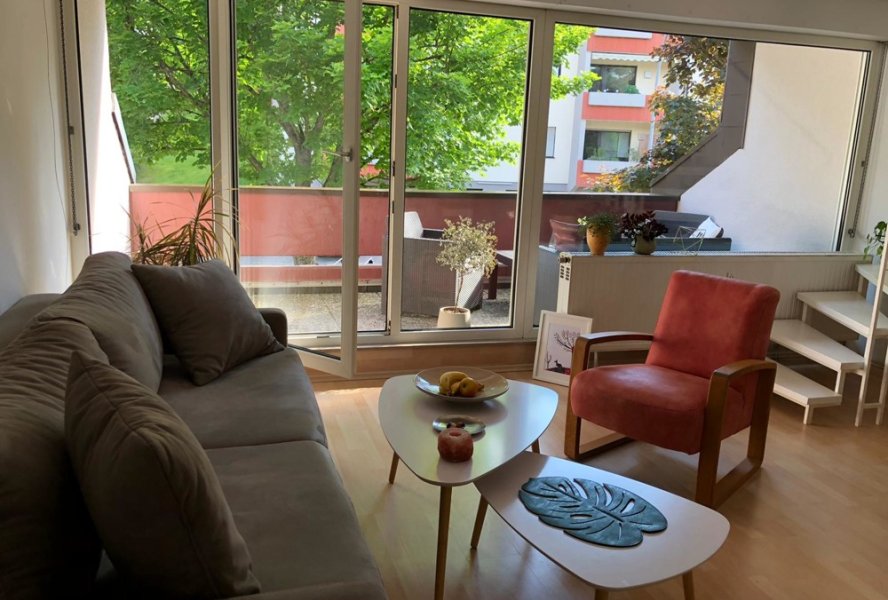 Heller Wohn- und Essbereich