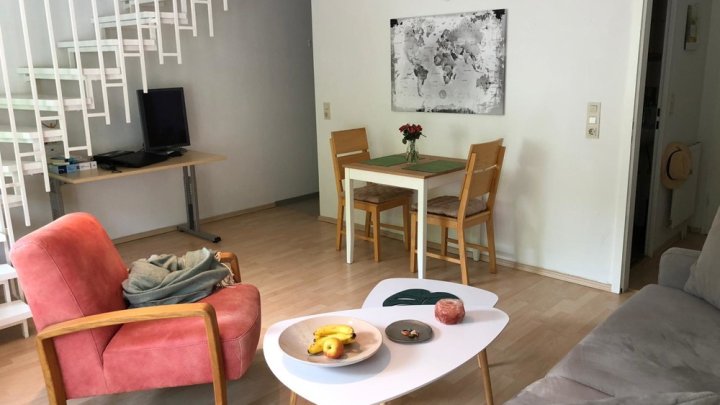 2-ZKB Maisonette mit Loggia, EBK + Tiefgarage, beliebte Lage am unteren Eschberg