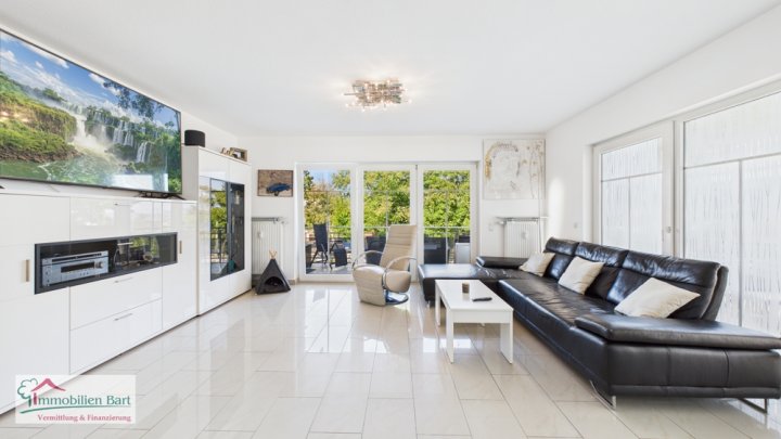 PERL:

TOLLE, HELLE 108 m²  WOHNUNG IN TOP-WOHNLAGE!