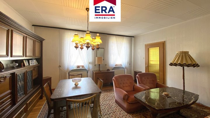 EIN-, BIS ZWEIFAMILIENHAUS, MEHRGENERATIONENHAUS MIT GARAGE IN GROSSROSSELN