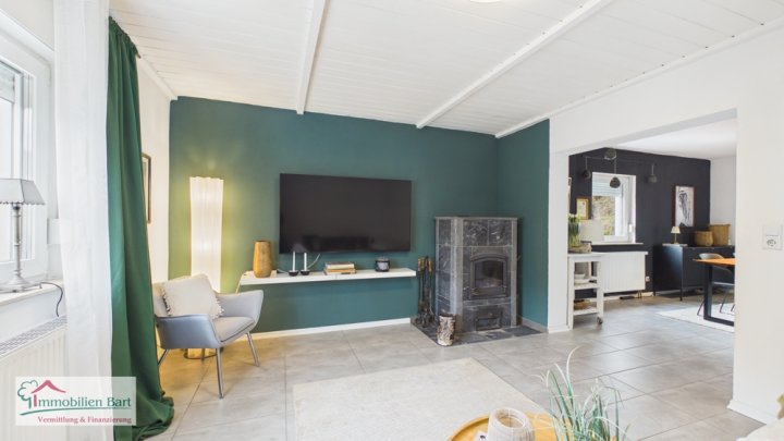 MERZIG: CHARMANTES WOHNHAUS MIT GARAGE, 2 STELLPLÄTZEN UND TERRASSE