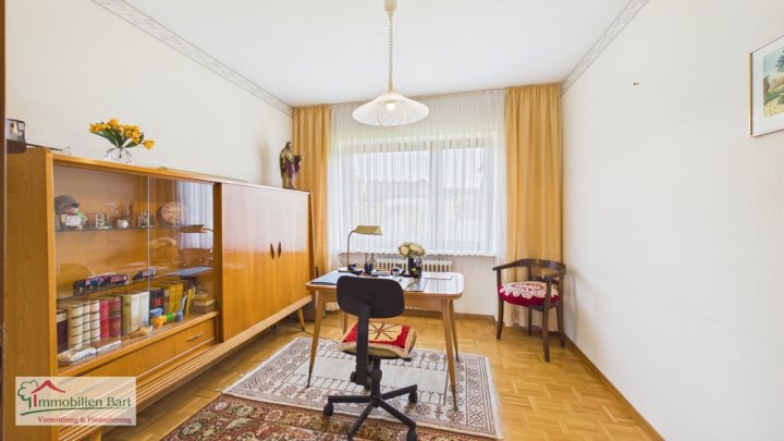 BESSERINGEN: BUNGALOW / 3- 4 SCHLAFZIMMER / GARTEN / EINLIEGERWOHNUNG