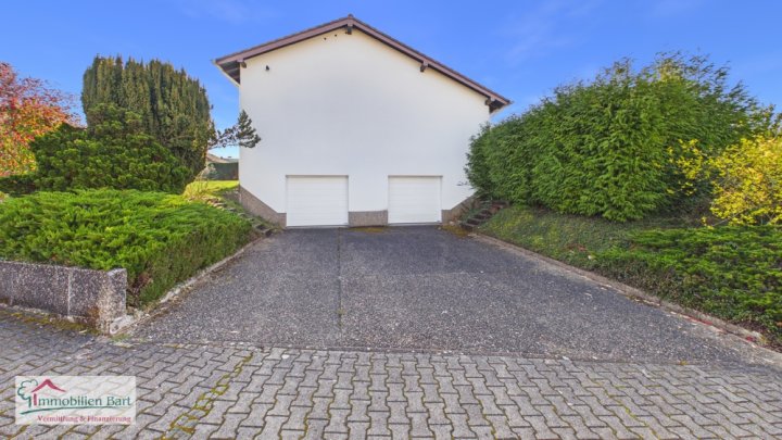 BESSERINGEN: BUNGALOW / 3- 4 SCHLAFZIMMER / GARTEN / EINLIEGERWOHNUNG