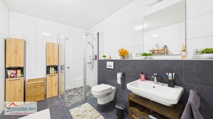 GRENZE L-SCHENGEN: NEUWERTIGE EG WOHNUNG MIT GROSSER TERRASSE